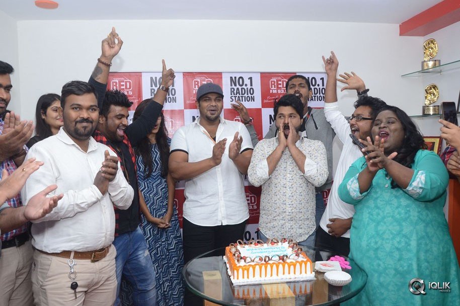 Manchu-Manoj-at-Redfm-For-Okkadu-Migiladu-Movie-Promotions